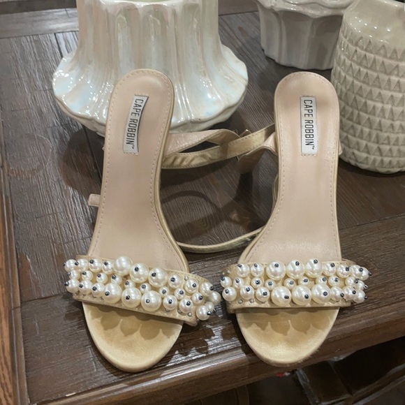 Other - Sandals women size 7 good condition